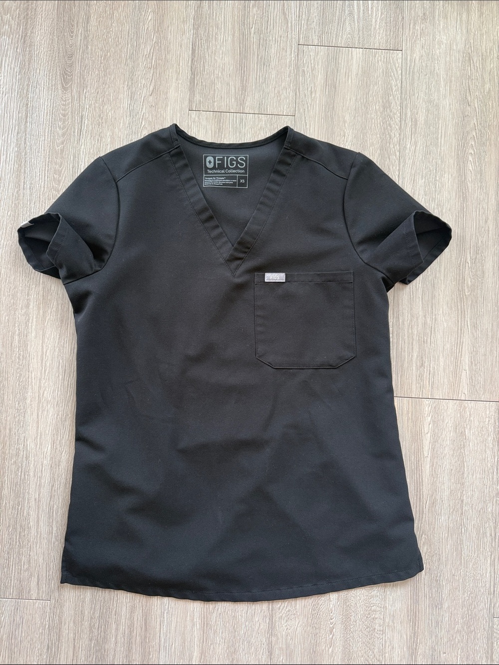 Figs black Catarina V-neck medical scrub top